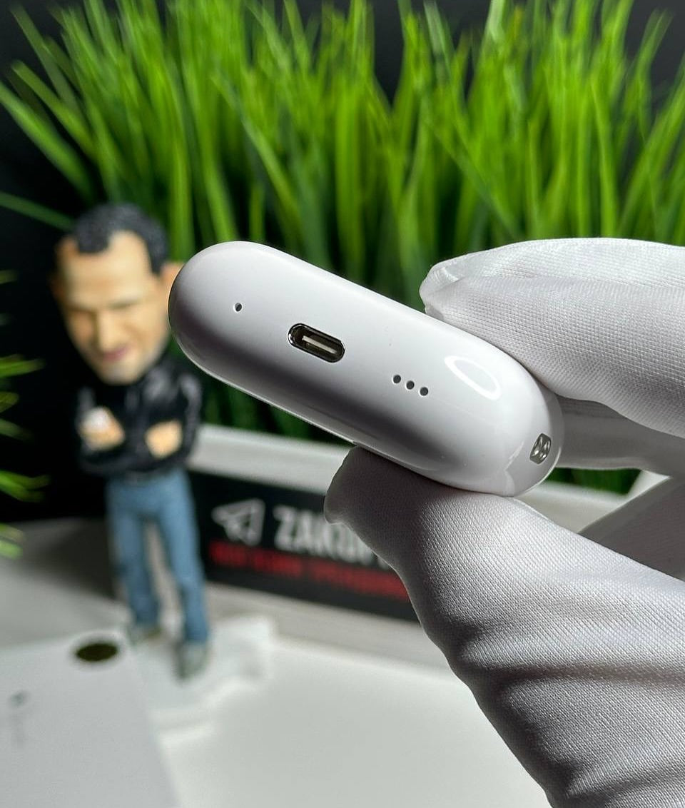 AirPods Pro (2nd generation) Wireless Headset – White